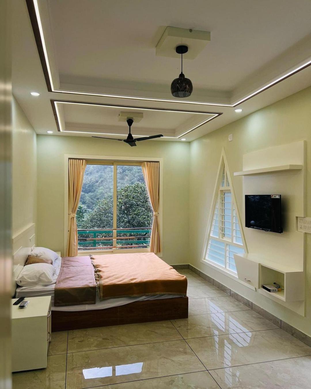 Royal Mount Inn Resorts Paithalmala Екстериор снимка